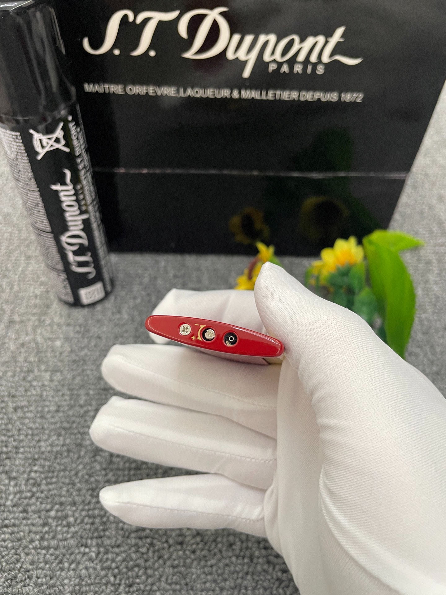 Slim 7 Red Gold Ultra-Thin Butane Lighter | Luxury Pocket Lighter