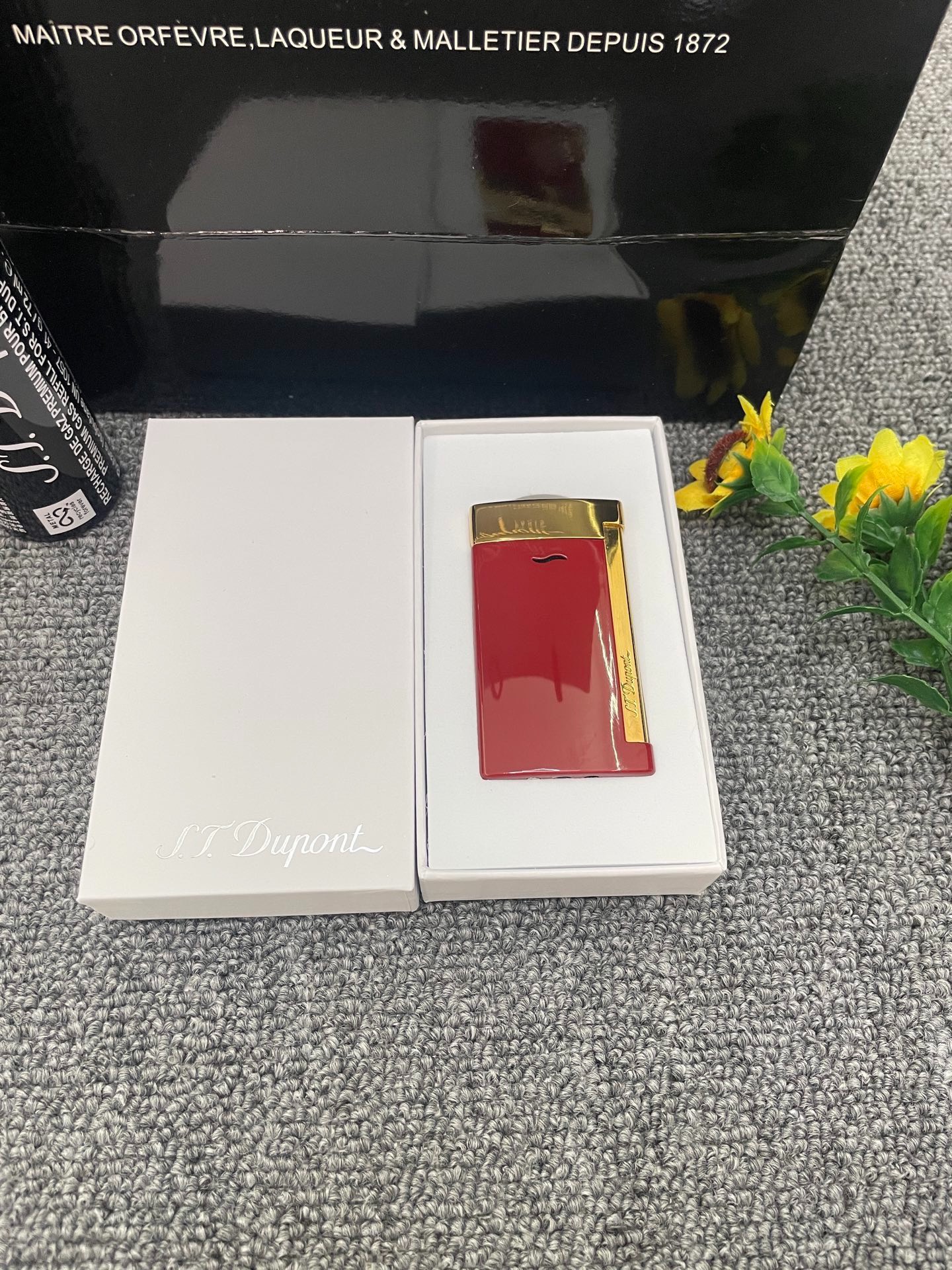 Slim 7 Red Gold Ultra-Thin Butane Lighter | Luxury Pocket Lighter