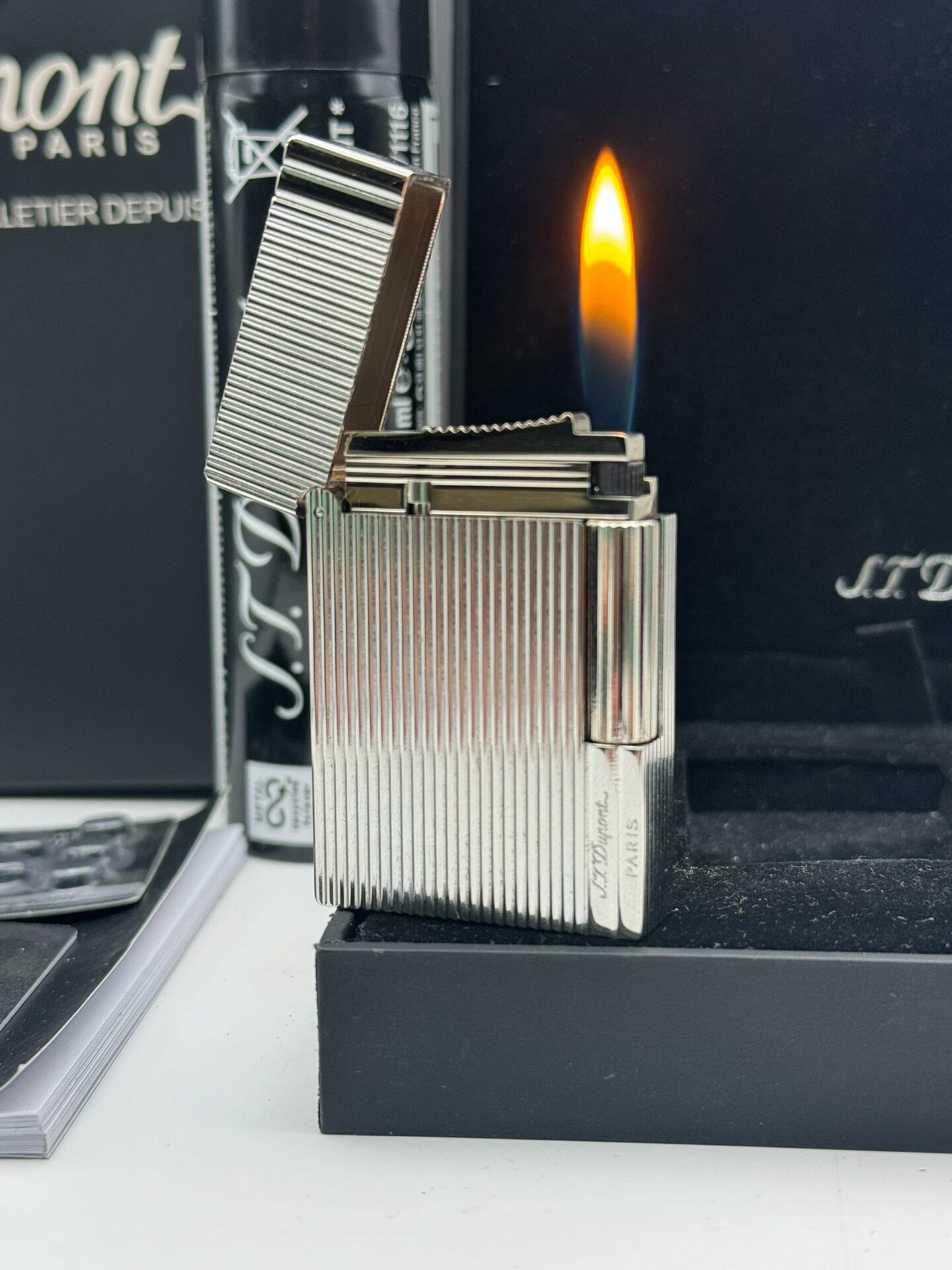 ST Dupont Ligne 2 Small Vertical Line Butane Lighter