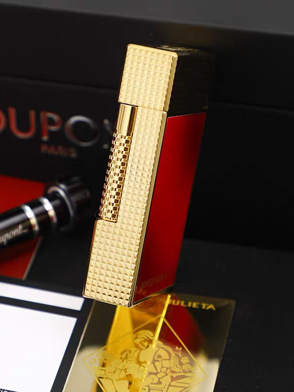 ST Dupont Romeo y Julieta 150th Anniversary Red Lacquer Dual Flame Lighter