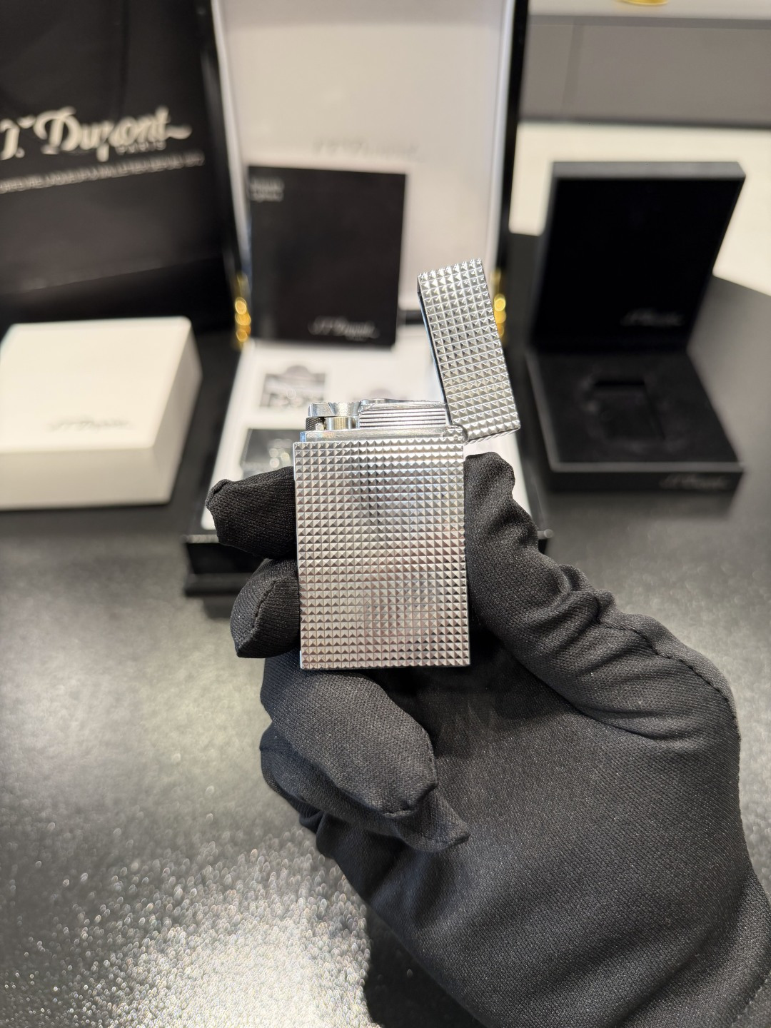 S.T. Dupont Le Grand Paris Stud Silver Lighter