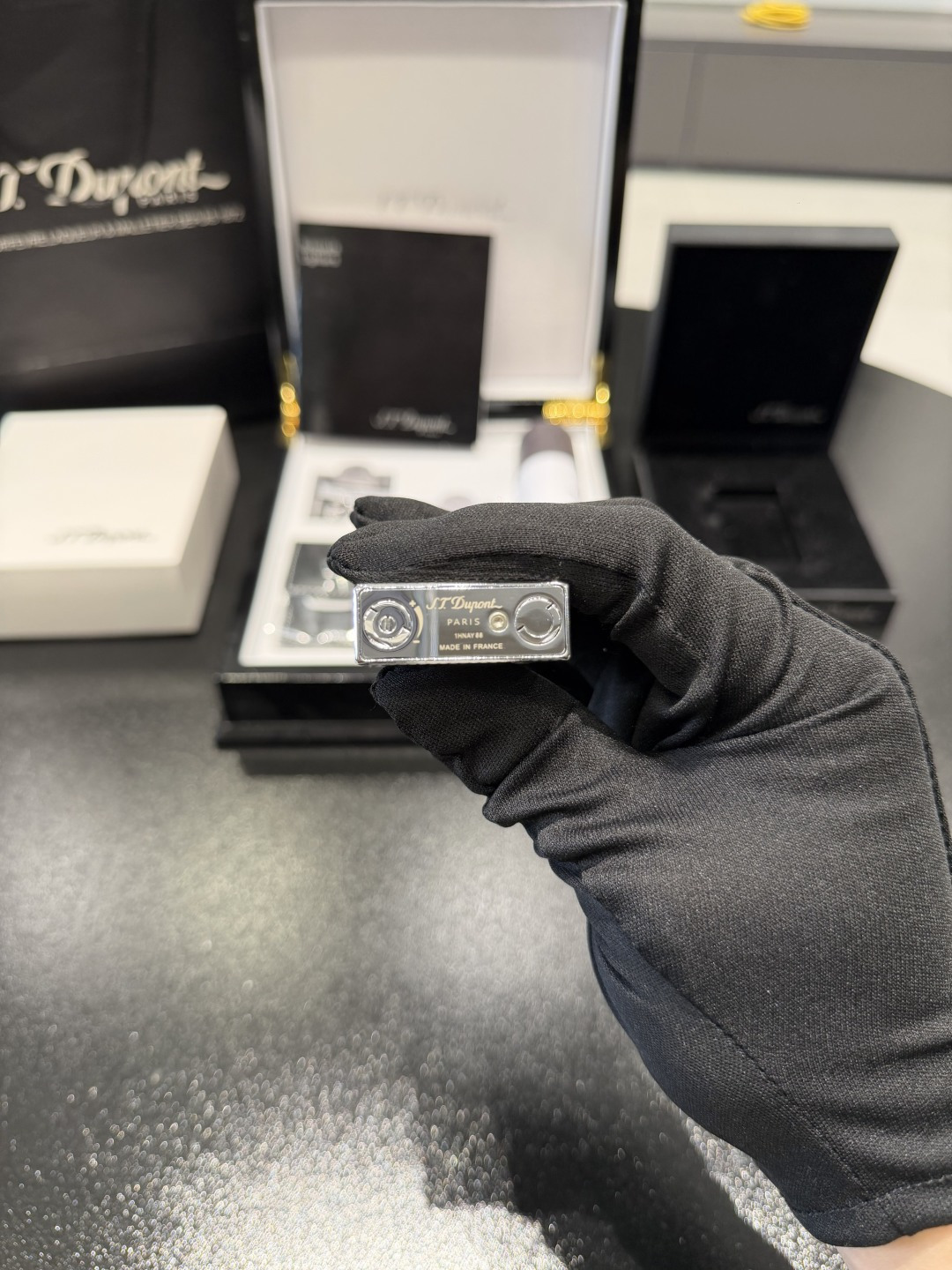 S.T. Dupont Le Grand Paris Stud Silver Lighter