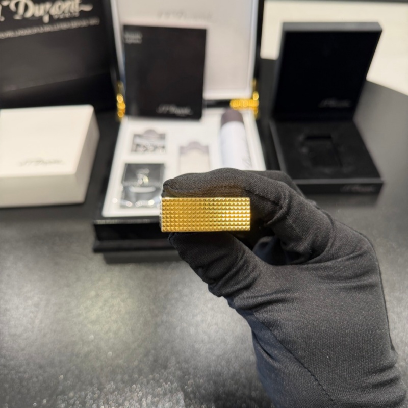 S.T. Dupont Le Grand Diamond Head Gold Lighter