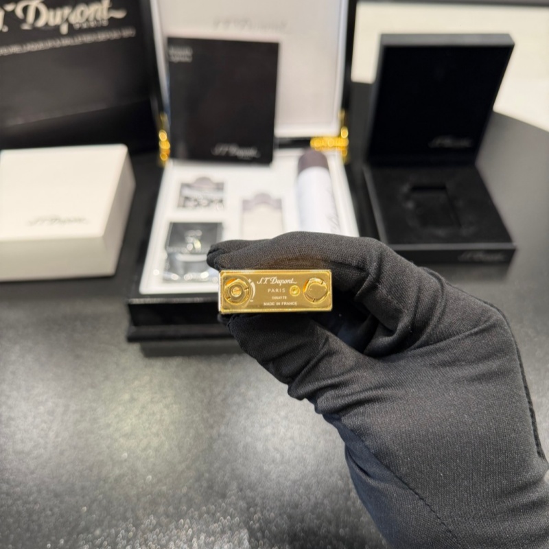 S.T. Dupont Le Grand Diamond Head Gold Lighter
