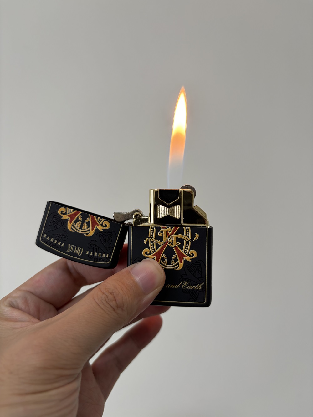 Fuente OpusX Switchable Soft Flame & Torch Flame Butane Lighter