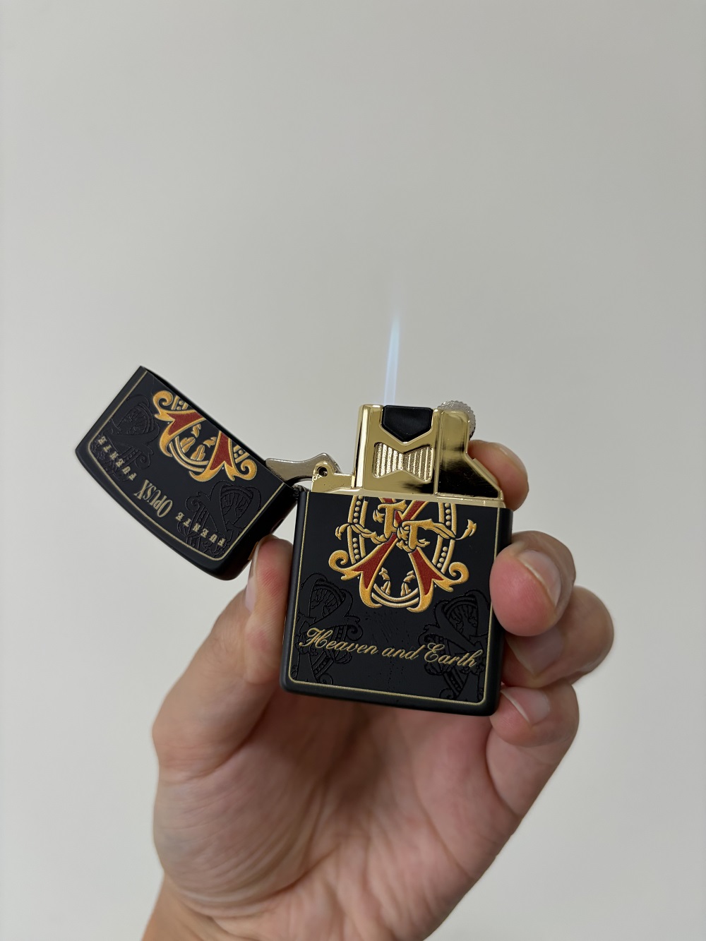 Fuente OpusX Switchable Soft Flame & Torch Flame Butane Lighter