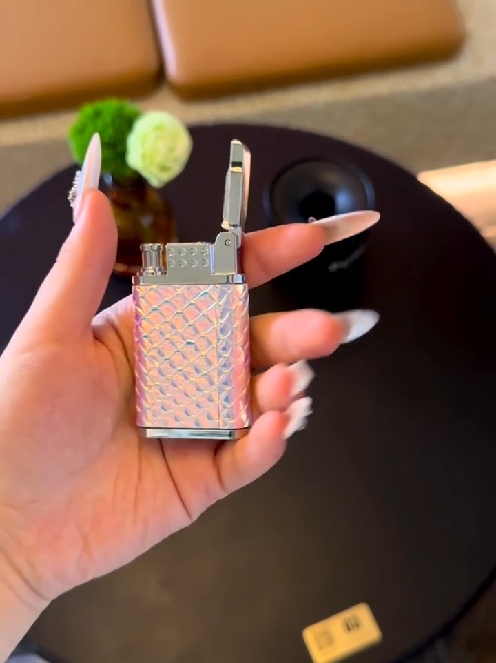 Iridescent Scale Pattern Windproof Torch Flame Lighter | Elegant Gift for Her