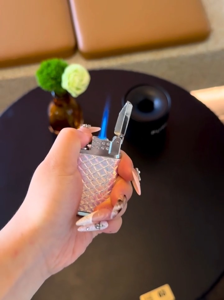 Iridescent Scale Pattern Windproof Torch Flame Lighter | Elegant Gift for Her