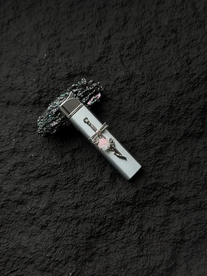 Cross Rose Gradient Flame Windproof Torch Lighter