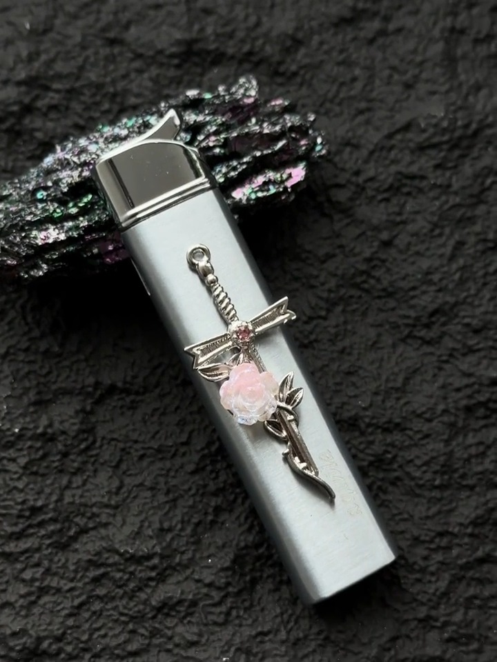 Cross Rose Gradient Flame Windproof Torch Lighter
