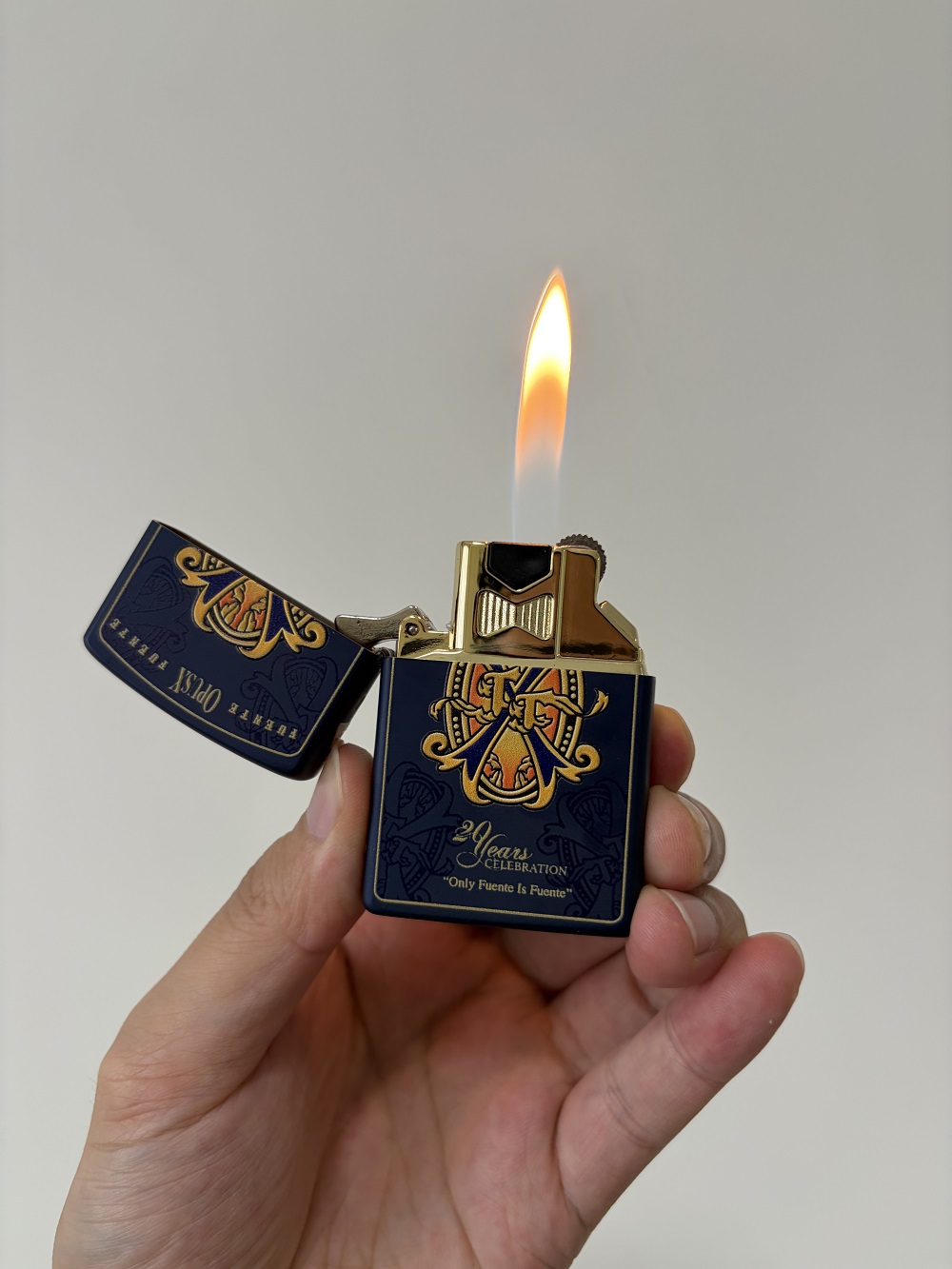 Fuente OpusX Switchable Soft Flame & Torch Flame Butane Lighter