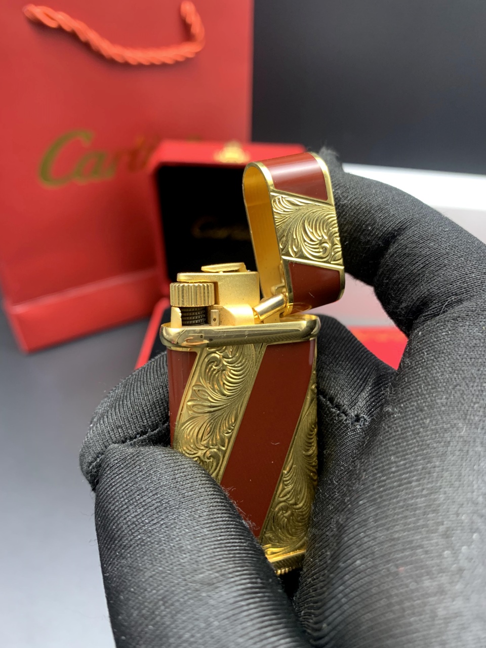 Cartier Lighter Luxury Red Lacquer Diagonal Pattern Butane Lighter