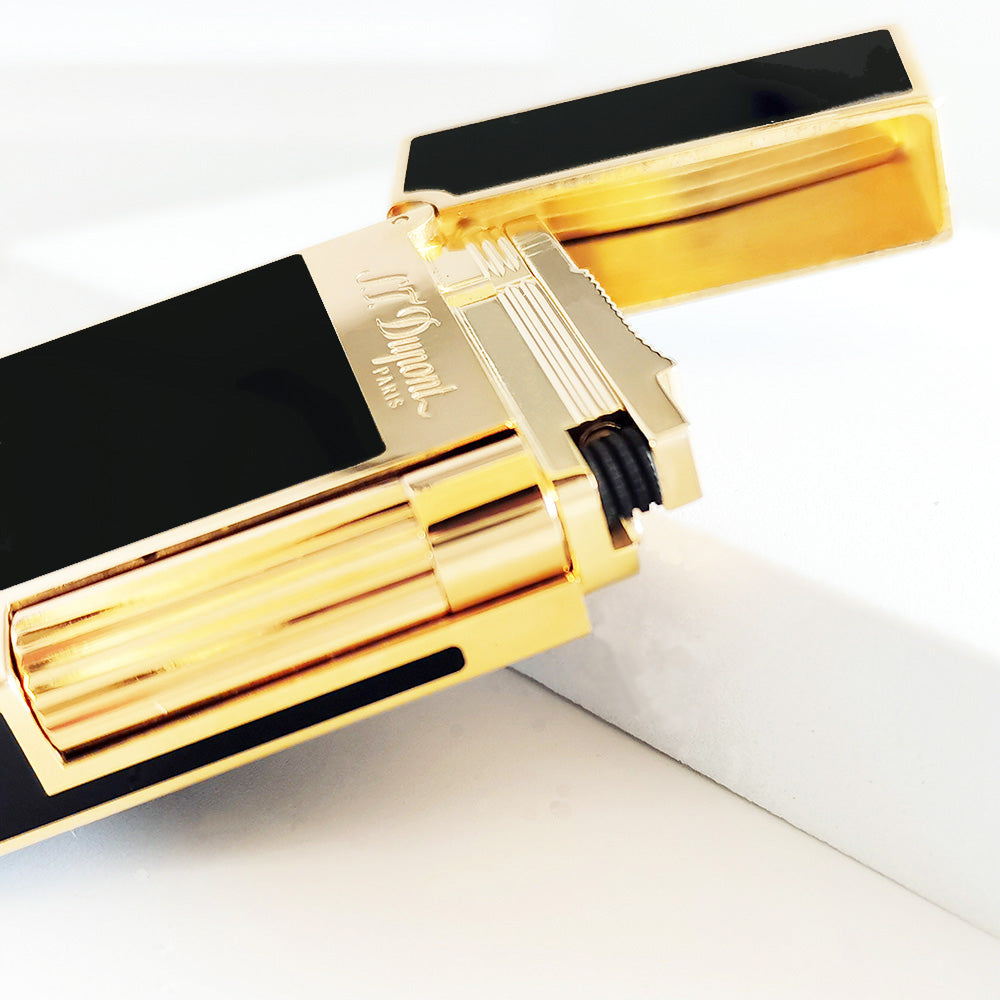 Classic Paint S T Ligne 2 Dupont Lighter Black Lacquer - Close-up