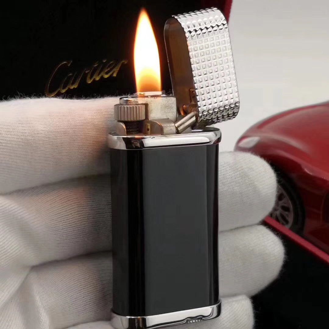 Cartier CLOUS DE PARIS DECOR Lighter Black Lacquer Silver Finish - Detail View