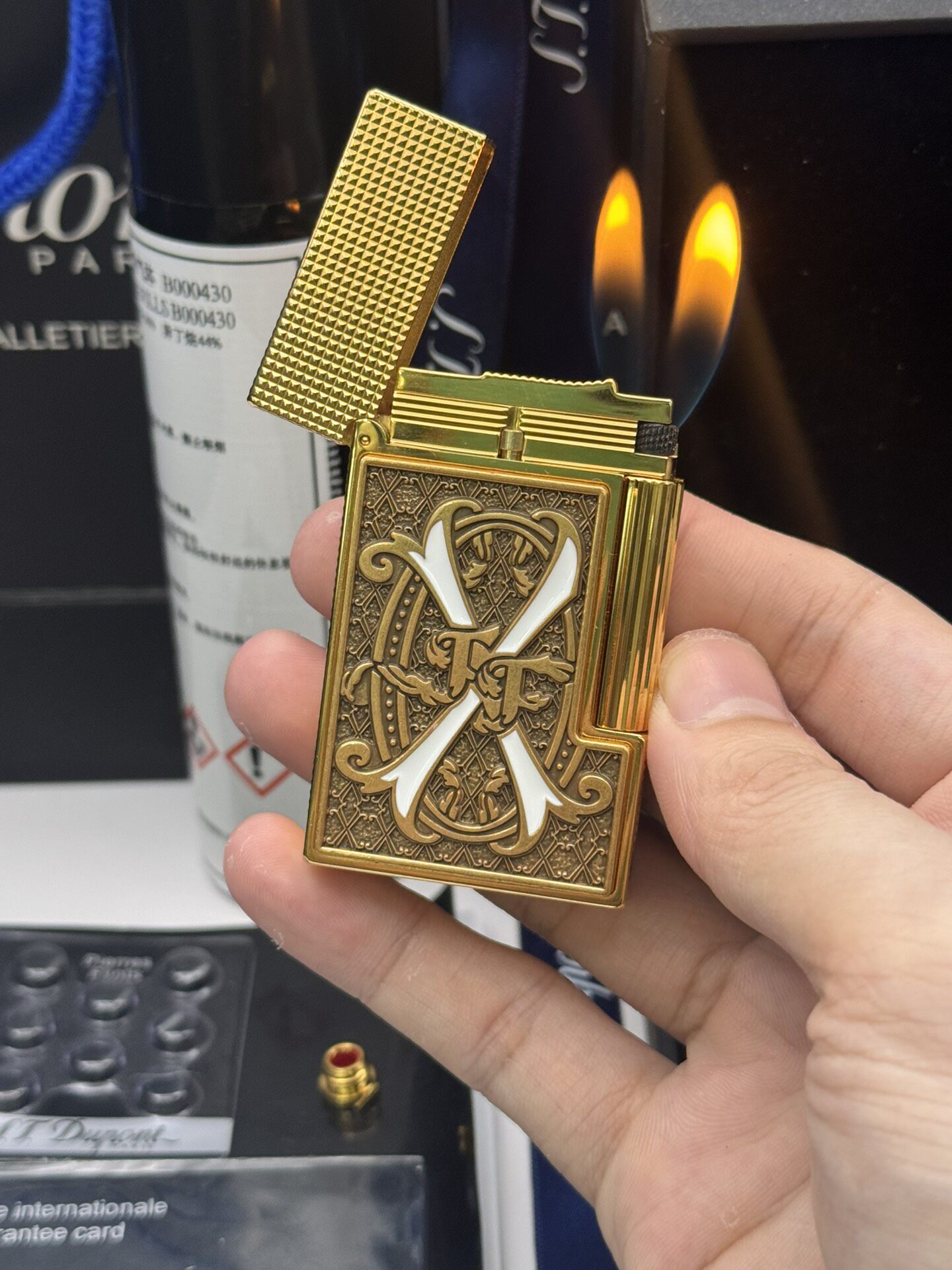 Fuente Opus X Haute Creation White Limited Edition Luxury Lighter