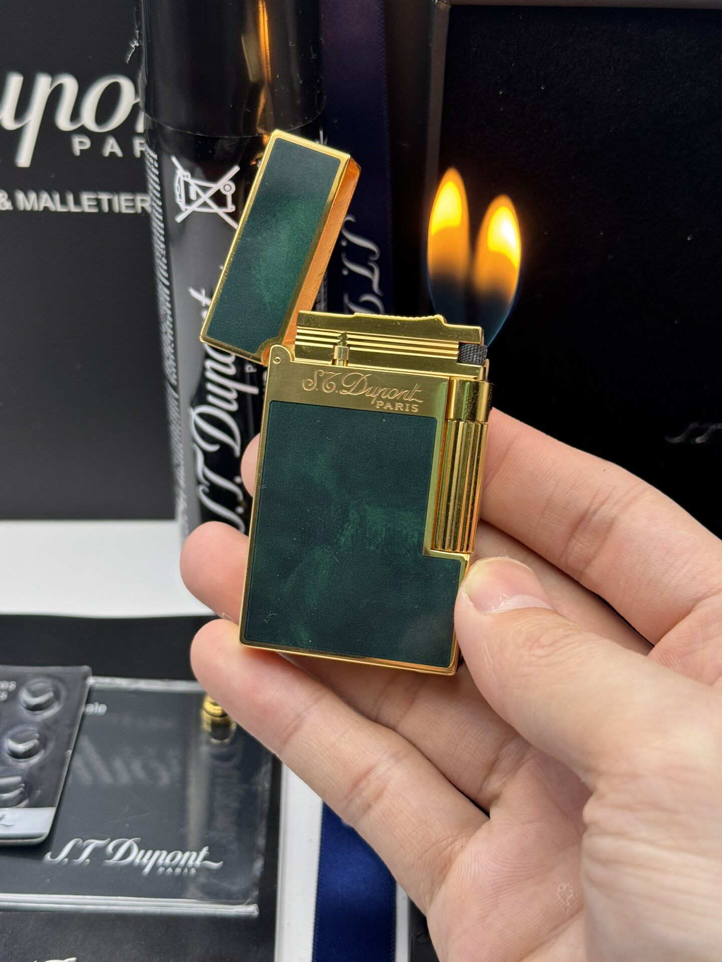 1953 Emerald Green Chinese Lacquer Dual Flame Brass Butane Lighter | Luxury Collectible