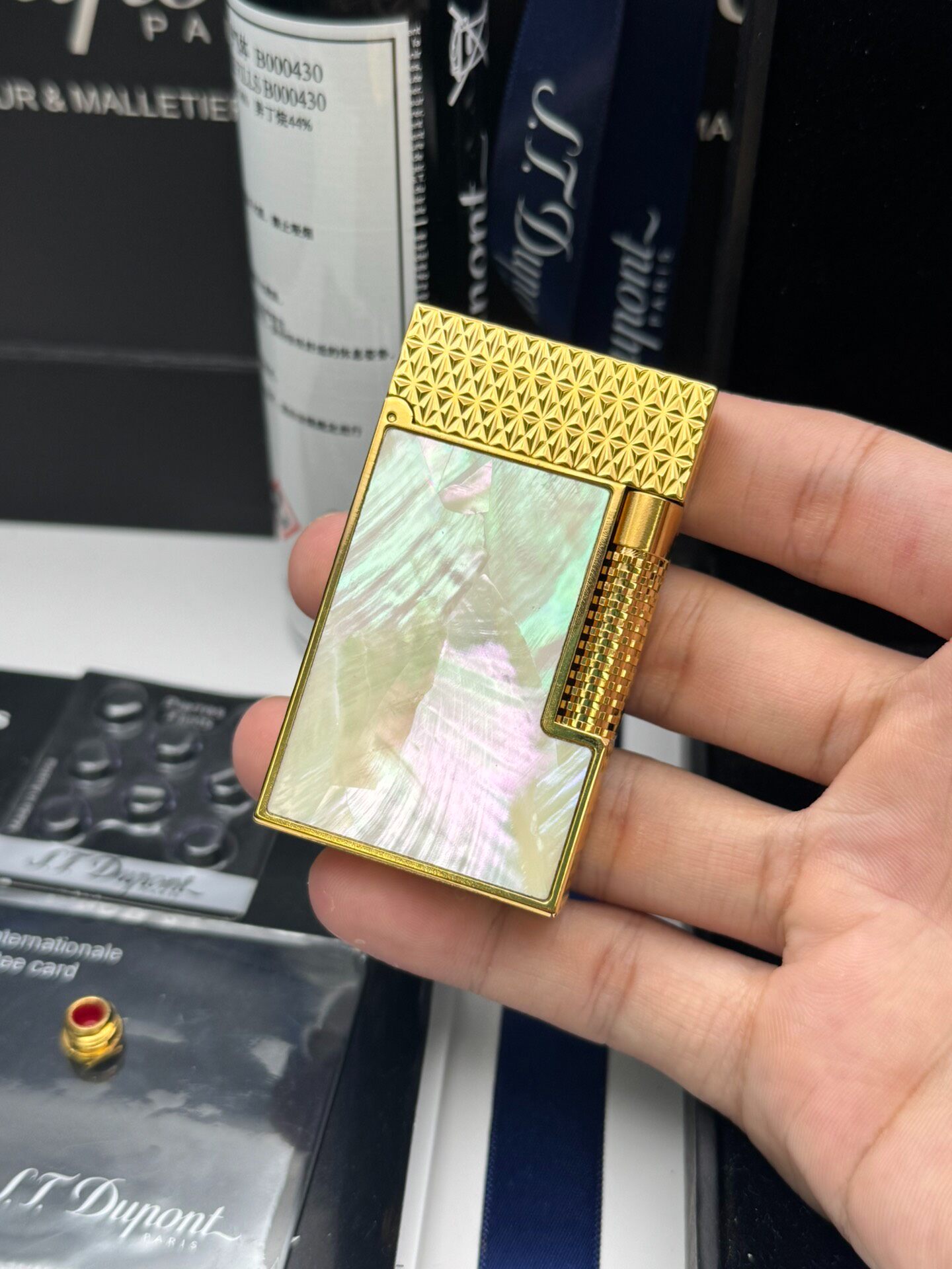 Le Grand White Mother of Pearl Gold Grid Luxury Lighter | Limited Edition Collectible