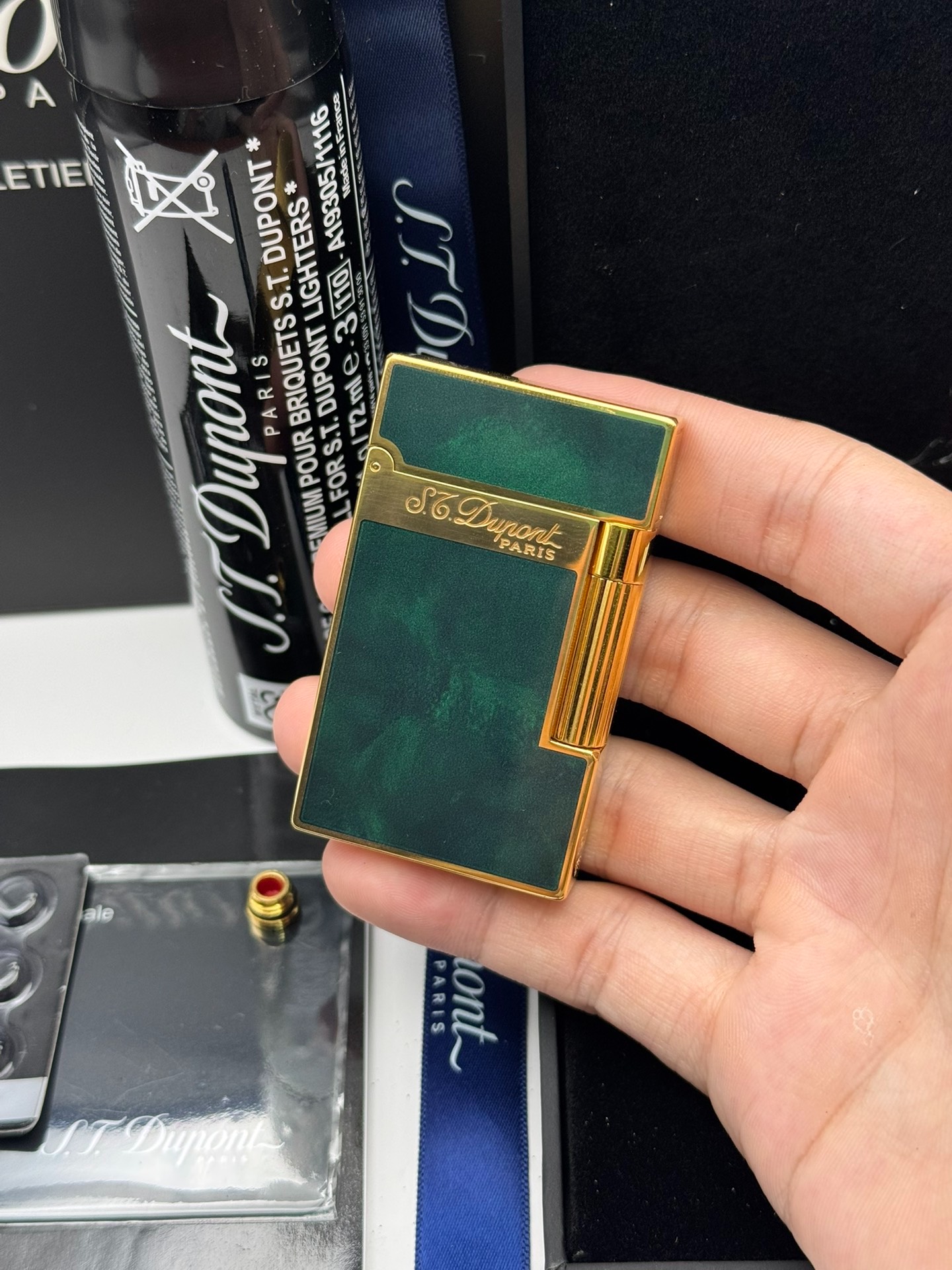 1953 Emerald Green Chinese Lacquer Dual Flame Brass Butane Lighter | Luxury Collectible