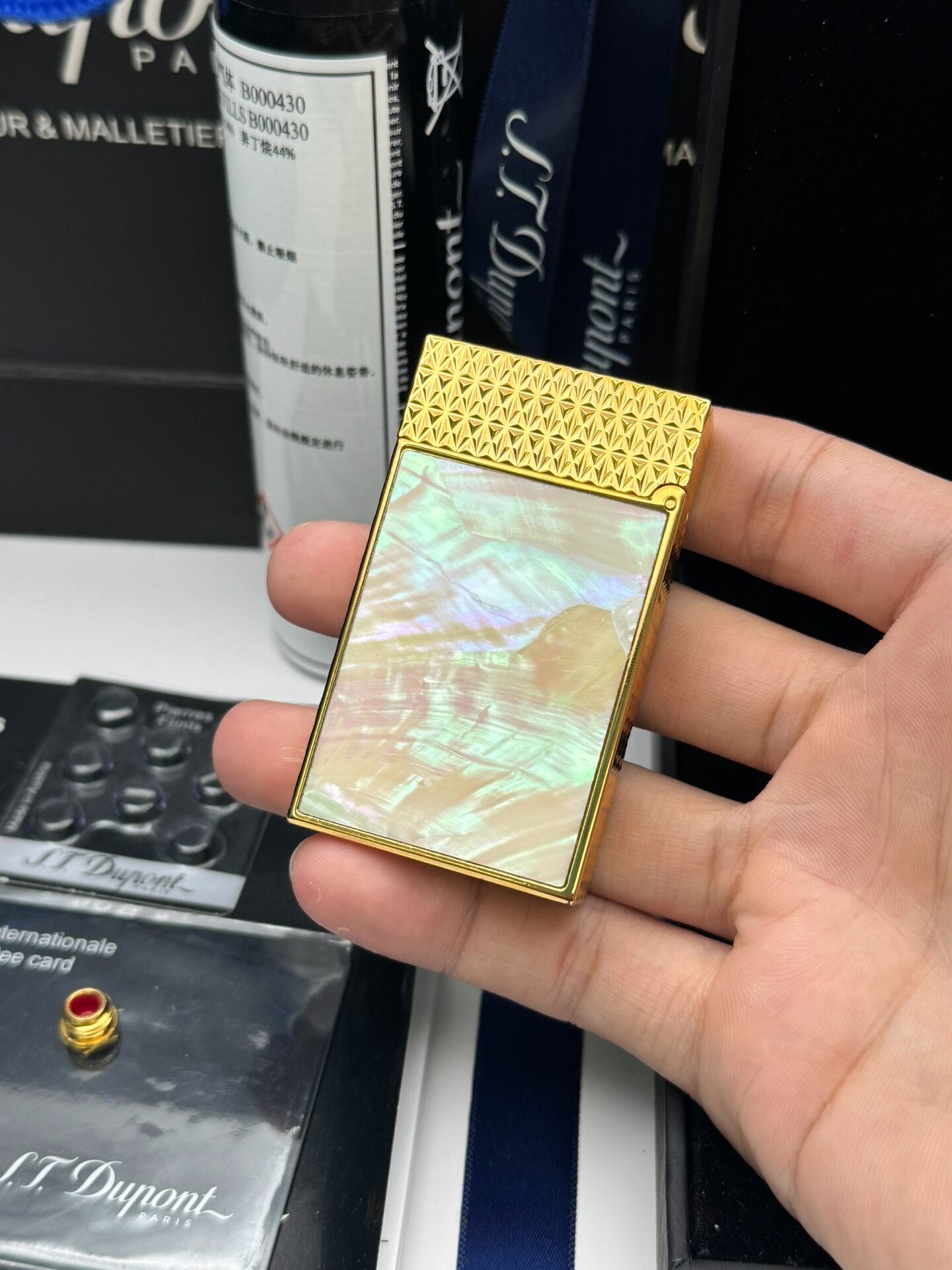 Le Grand White Mother of Pearl Gold Grid Luxury Lighter | Limited Edition Collectible