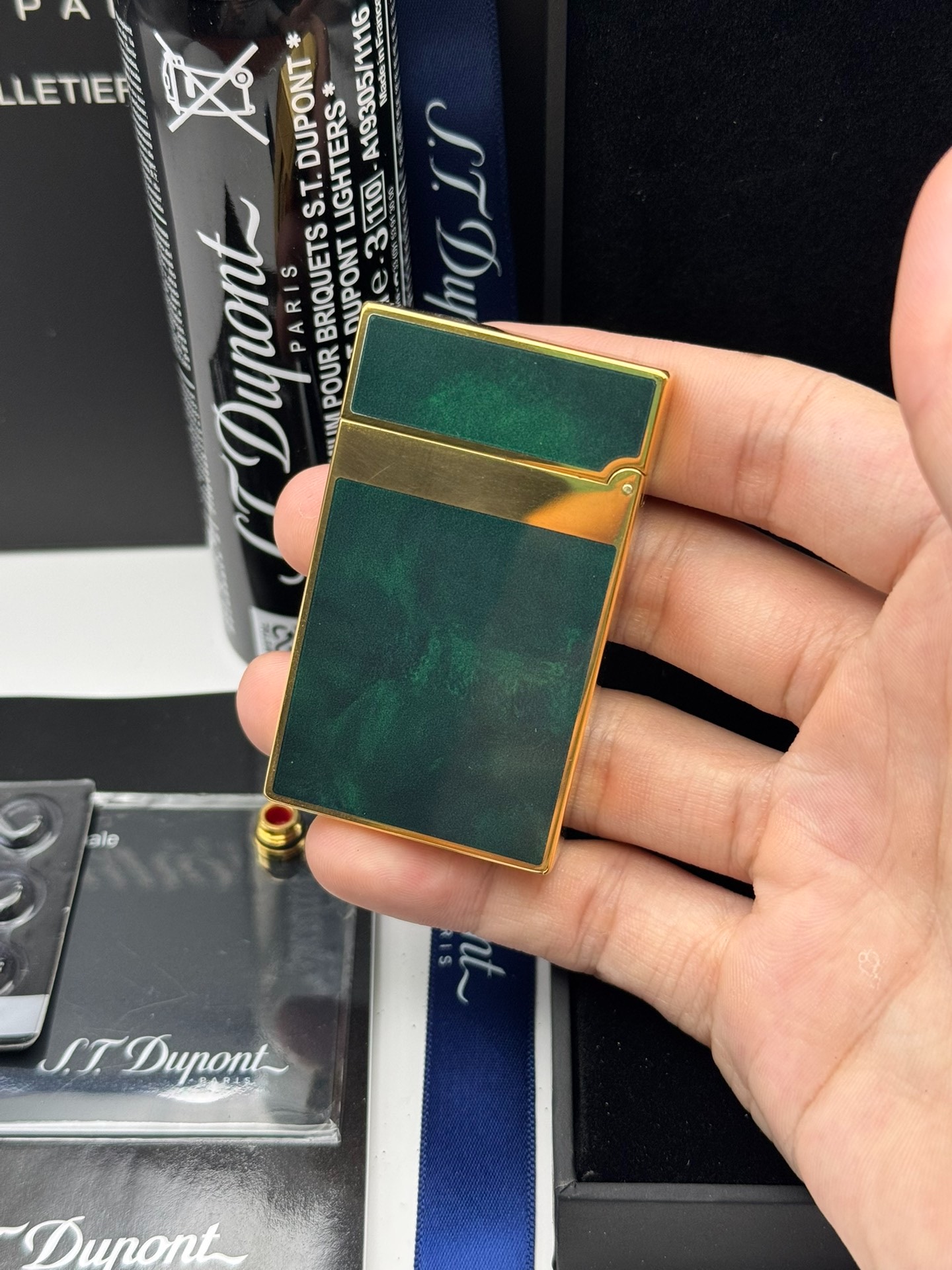 1953 Emerald Green Chinese Lacquer Dual Flame Brass Butane Lighter | Luxury Collectible