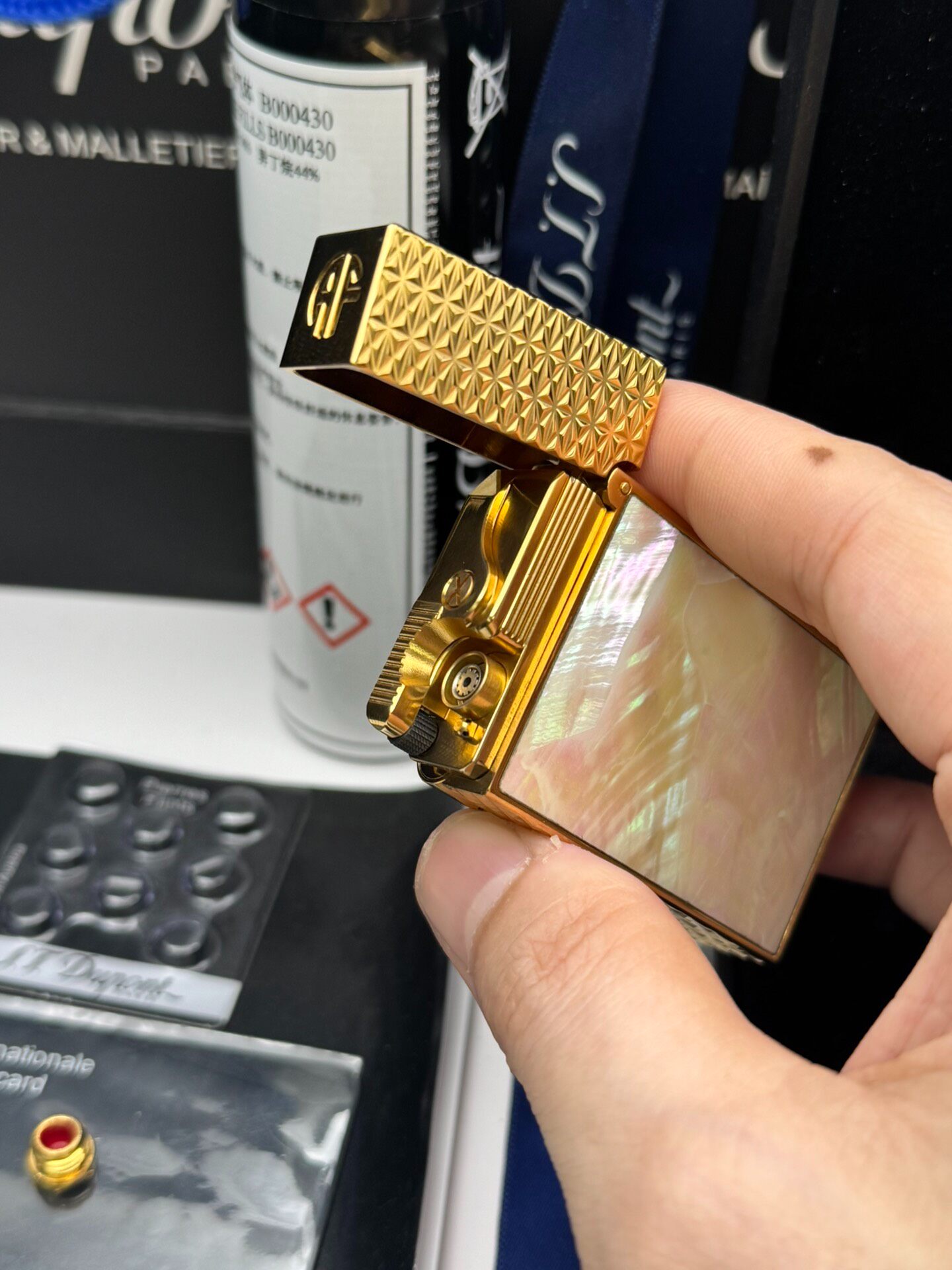 Le Grand White Mother of Pearl Gold Grid Luxury Lighter | Limited Edition Collectible