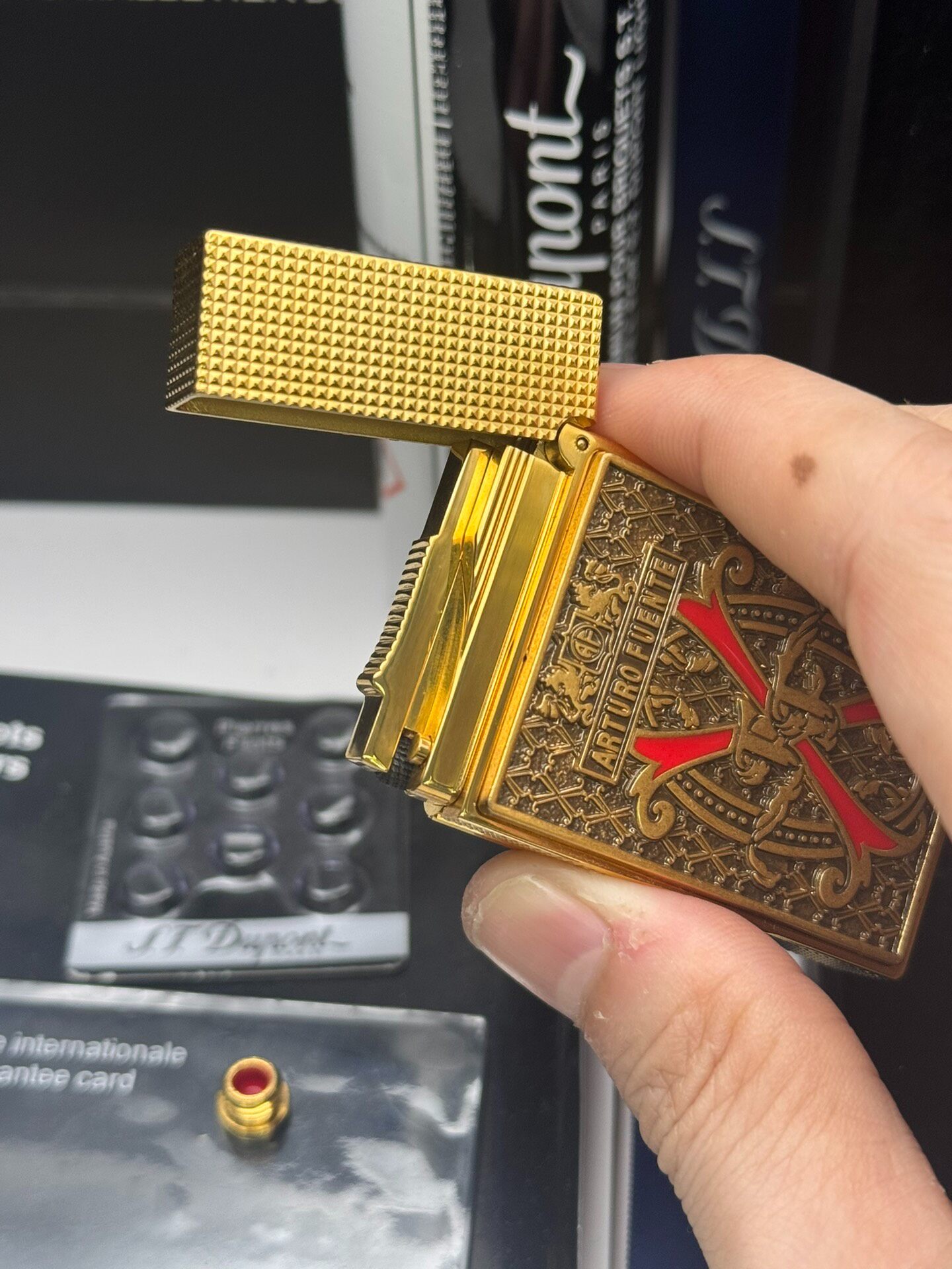 Fuente Opus X Haute Creation Red Limited Edition Luxury Lighter