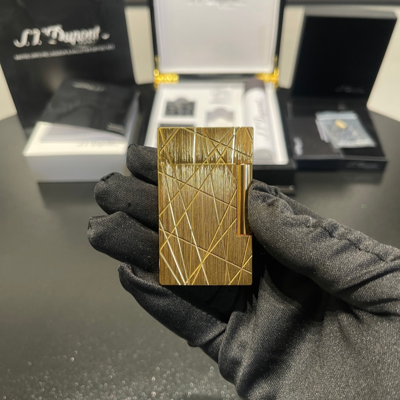 S.T. Dupont Le Grand Crossline Engraved Gold Lighter