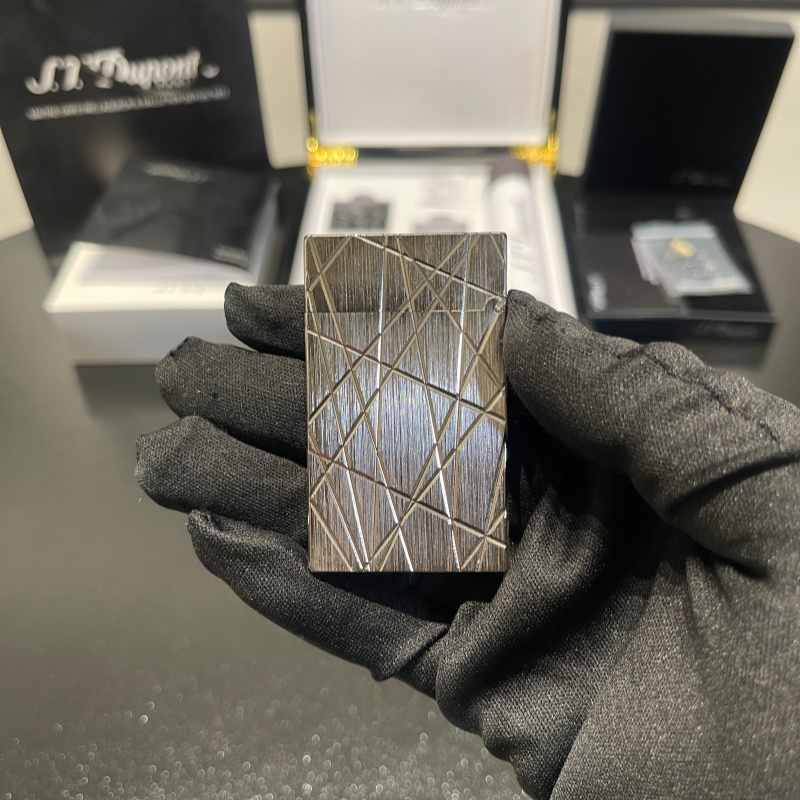 S.T. Dupont Le Grand Crossline Engraved Gold Lighter