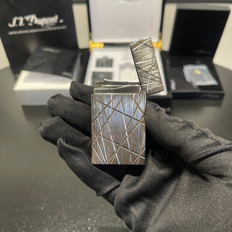 S.T. Dupont Le Grand Crossline Engraved Gold Lighter
