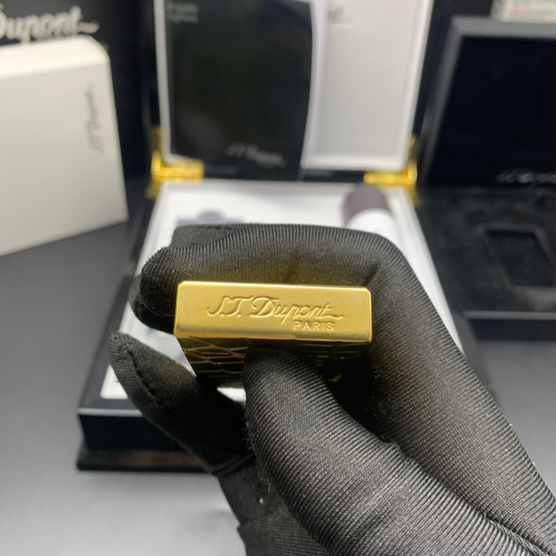 S.T. Dupont Le Grand Crocodile Pattern Gold Lighter
