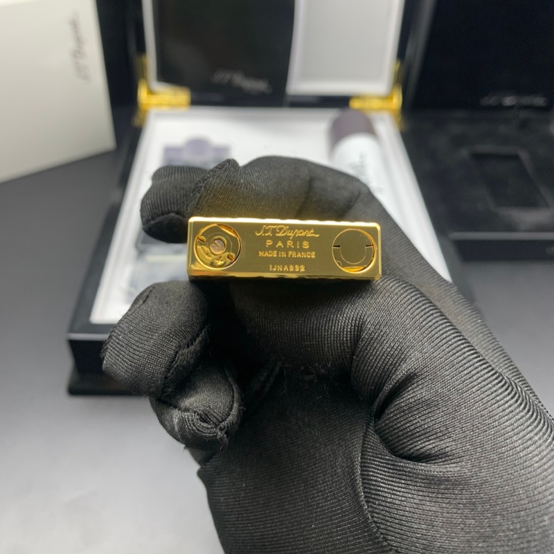 S.T. Dupont Le Grand Crocodile Pattern Gold Lighter