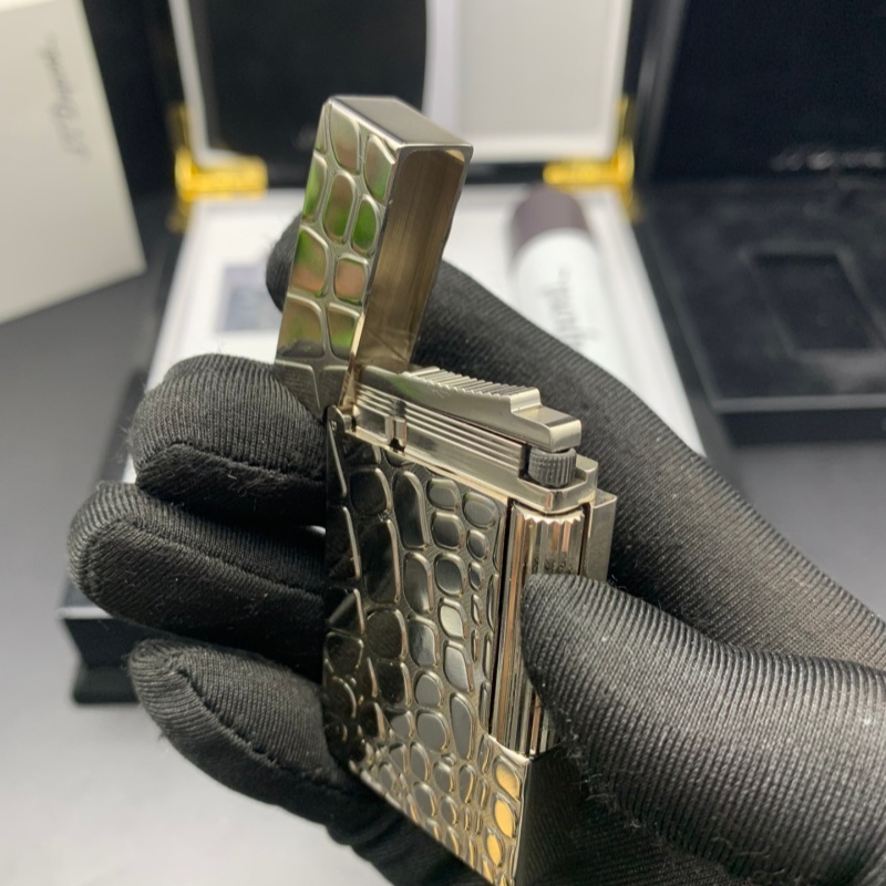 S.T. Dupont Le Grand Crocodile Pattern Gold Lighter