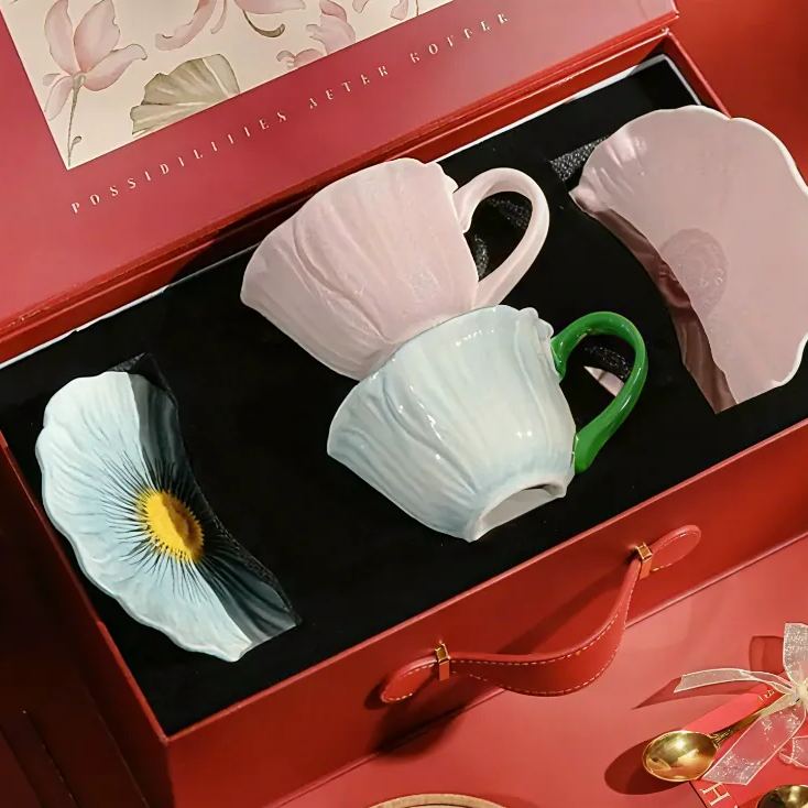 The Sculpted Petal Cup Set 
