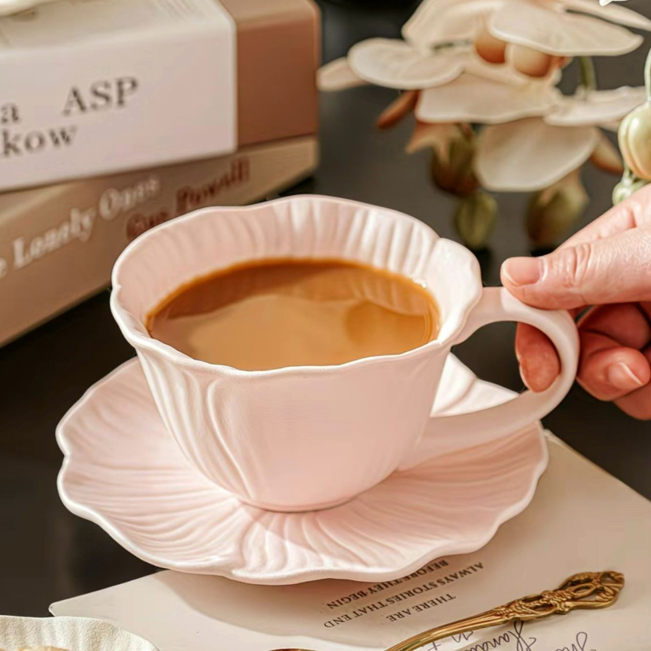 The Sculpted Petal Cup Set 
