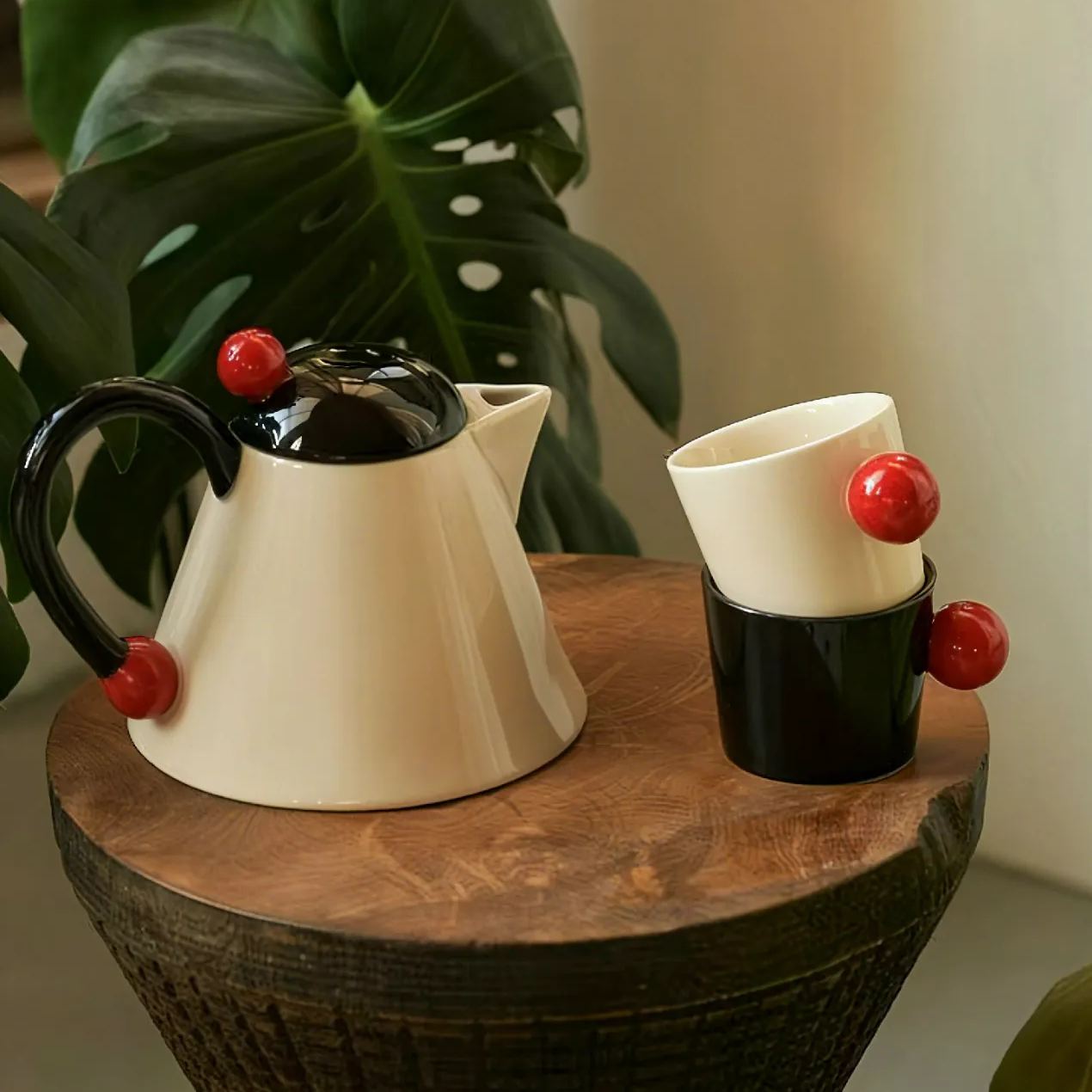 The Bauhaus Sphere Teapot Set 