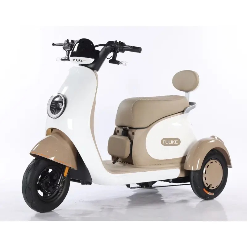 Triciclo eléctrico superventas (categoría de scooters eléctricos): vehículo de tres ruedas con pedales para adultos.