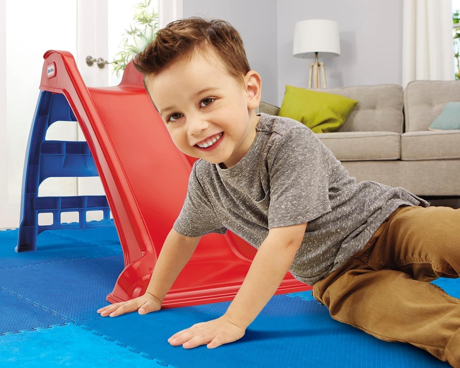 Little Tikes Primer Tobogán - Tobogán para Interiores y Exteriores - Duradero, Estable, Seguro - Color Rojo/Azul