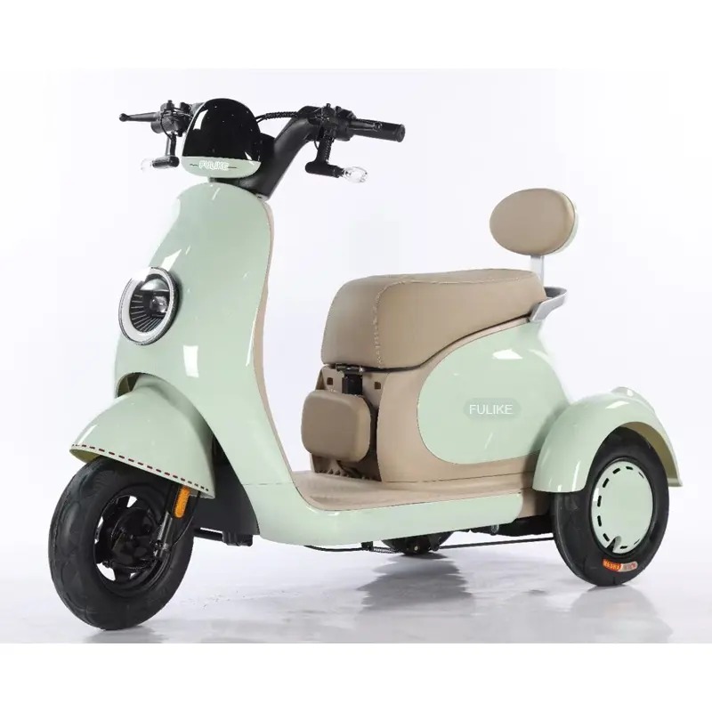 Triciclo eléctrico superventas (categoría de scooters eléctricos): vehículo de tres ruedas con pedales para adultos.