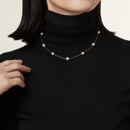 Collana con perle coltivate Akoya in oro giallo 18 carati