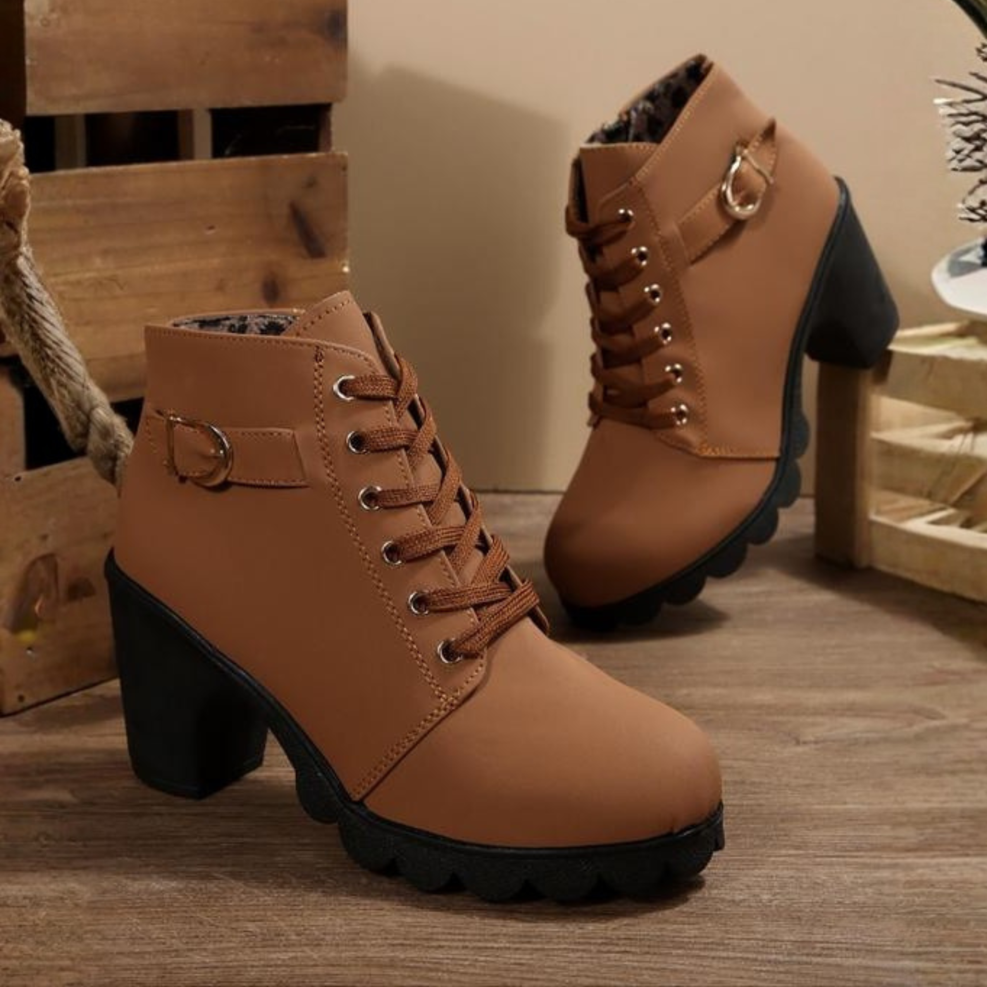 Kyumi™ - Schicke Schnürstiefeletten mit Metallschnalle