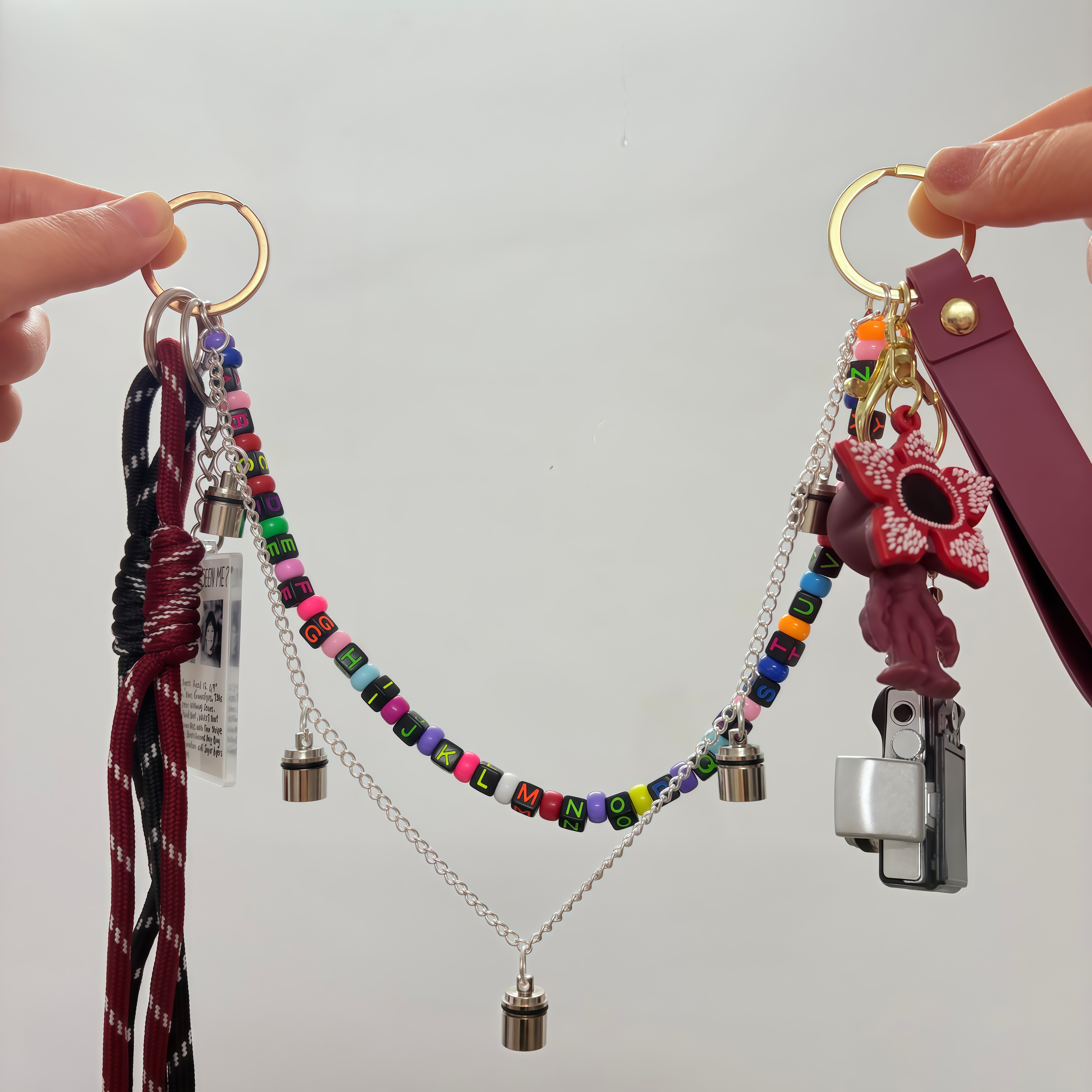 Stranger Things Bag Charm Keychain, Creative Metal Beaded Bag Pendant With Light‑Up Mini Flashlight, Demogorgon Figure Camera Accessory, Perfect Gift for TV Show Fans