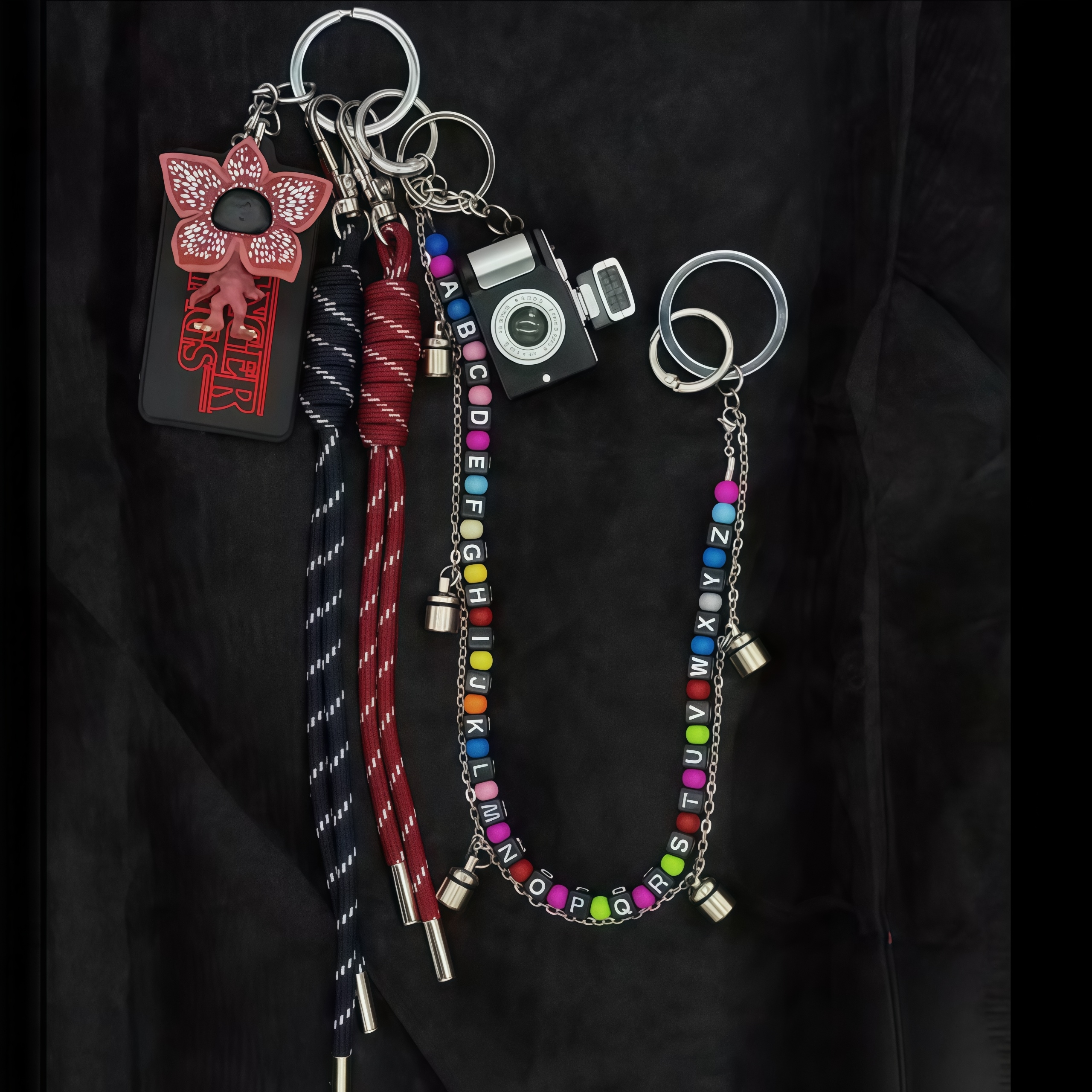 Stranger Things Bag Charm Keychain, Creative Metal Beaded Bag Pendant With Light‑Up Mini Flashlight, Demogorgon Figure Camera Accessory, Perfect Gift for TV Show Fans