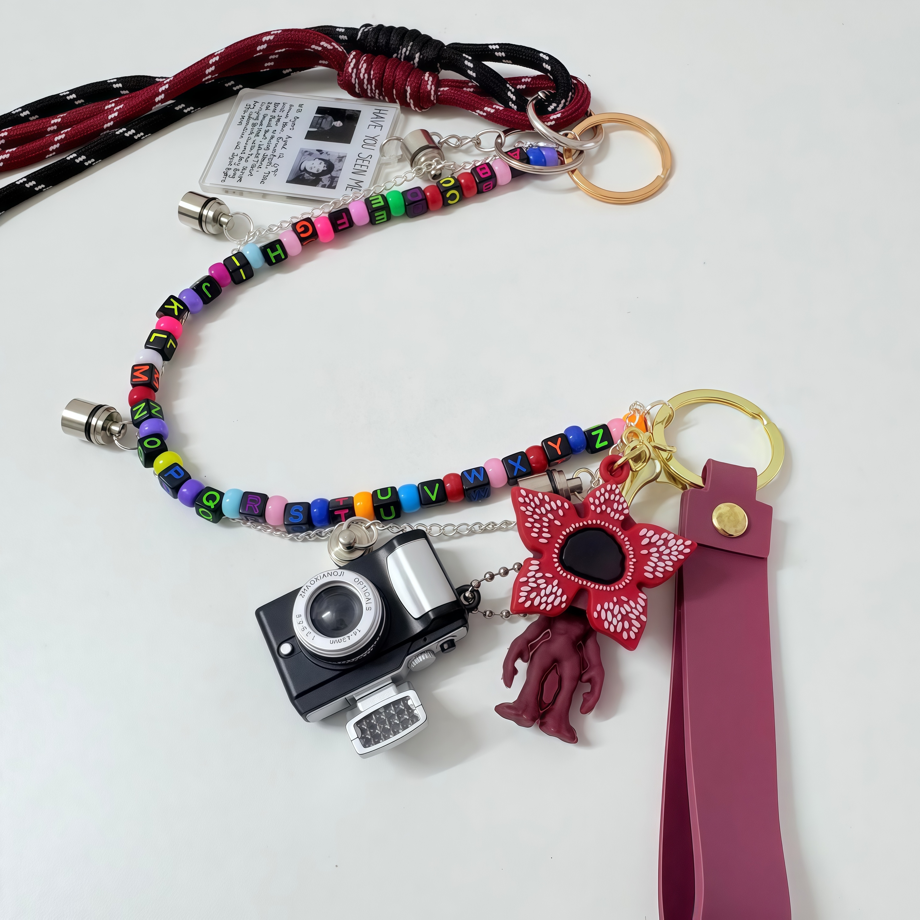 Stranger Things Bag Charm Keychain, Creative Metal Beaded Bag Pendant With Light‑Up Mini Flashlight, Demogorgon Figure Camera Accessory, Perfect Gift for TV Show Fans