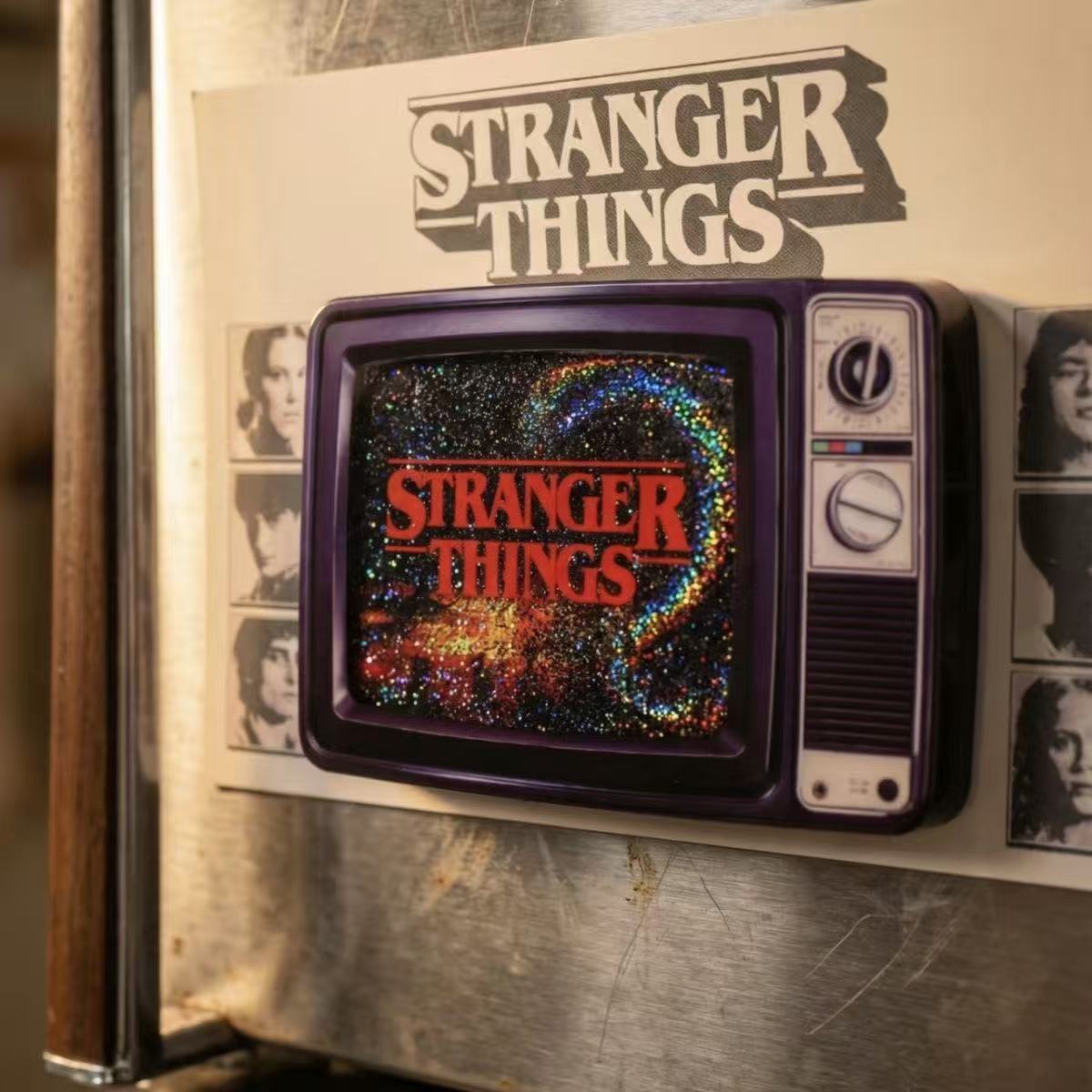 Stranger Things Retro TV Quicksand Fridge Magnet, Upside Down Red Glitter Refrigerator Magnet, Hawkins Fan Collectible Decor