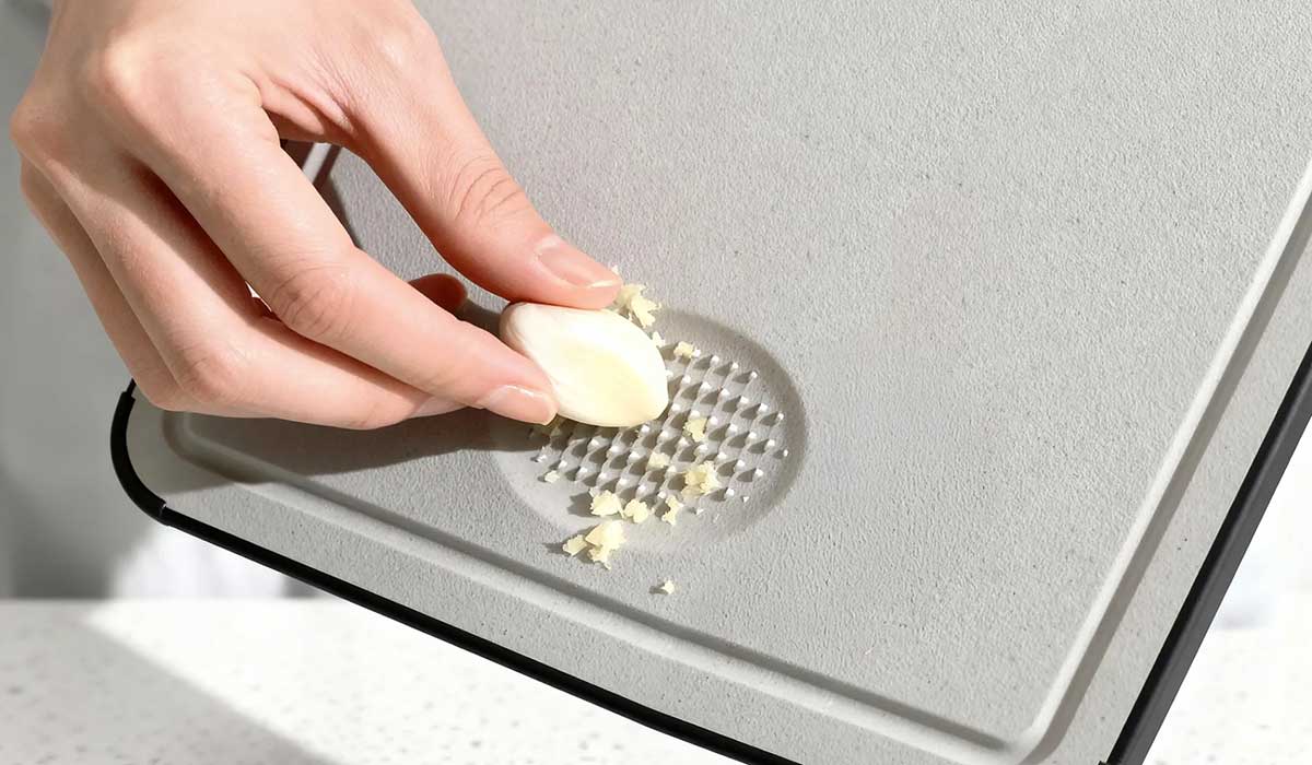 Pure Titanium Cutting Board - Cut clean, cook safer
