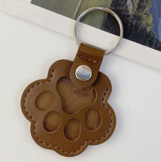 🐾Pet Paw Shaped Leather Keychain