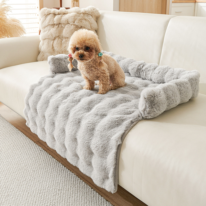 Rabbit fur pet mat