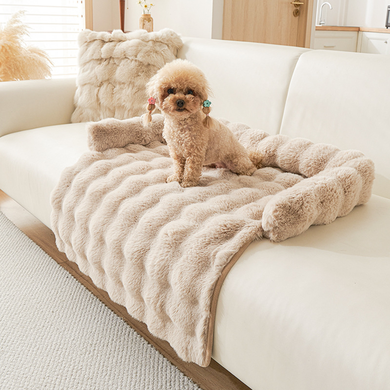 Rabbit fur pet mat
