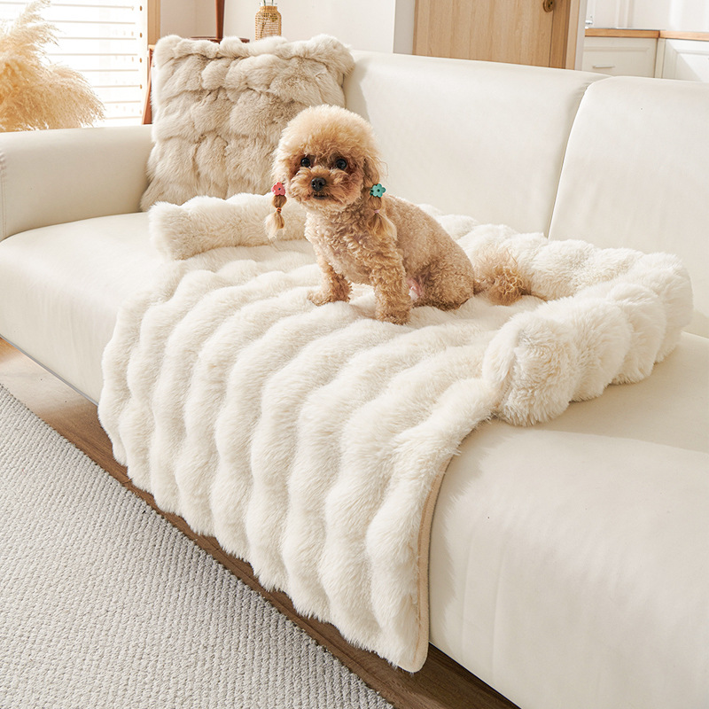 Rabbit fur pet mat
