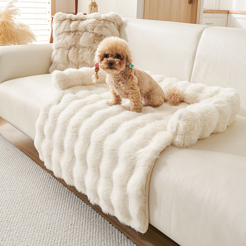 Rabbit fur pet mat